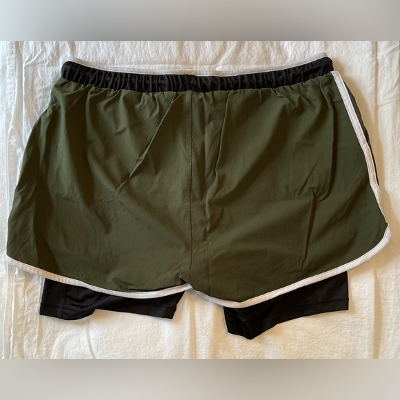 Brand: Squat Wolf - Sz XL - Colour: Olive - Workout Gym Short - Built in Tights - Picture 4 of 5